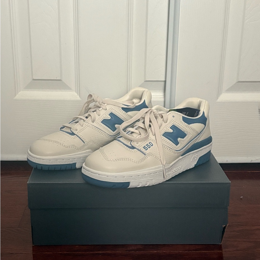 New Balance Women’s 550 Basketball Sneaker Shoes - Size 8.5 - Picture 4 of 9